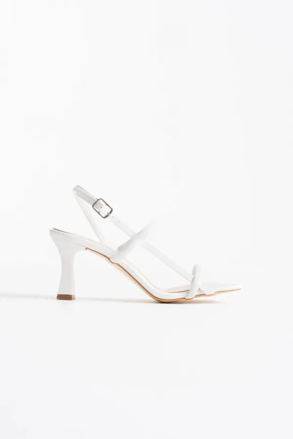 Kadın Beyaz Topuklu Sandalet TR12MY06B