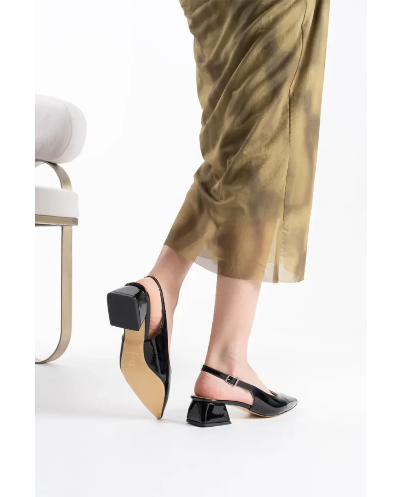 Siyah Rugan Kadın Ayakkabı TR16MS04F