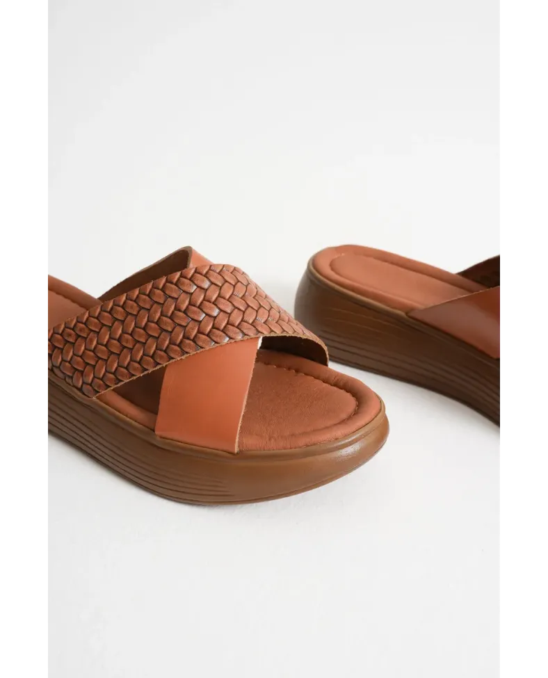 Taba Örgü Desenli Hakiki Deri Terlik TR31MY53L