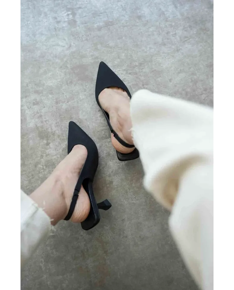 Kadın Siyah Saten Topuklu Ayakkabı TR08MS08A