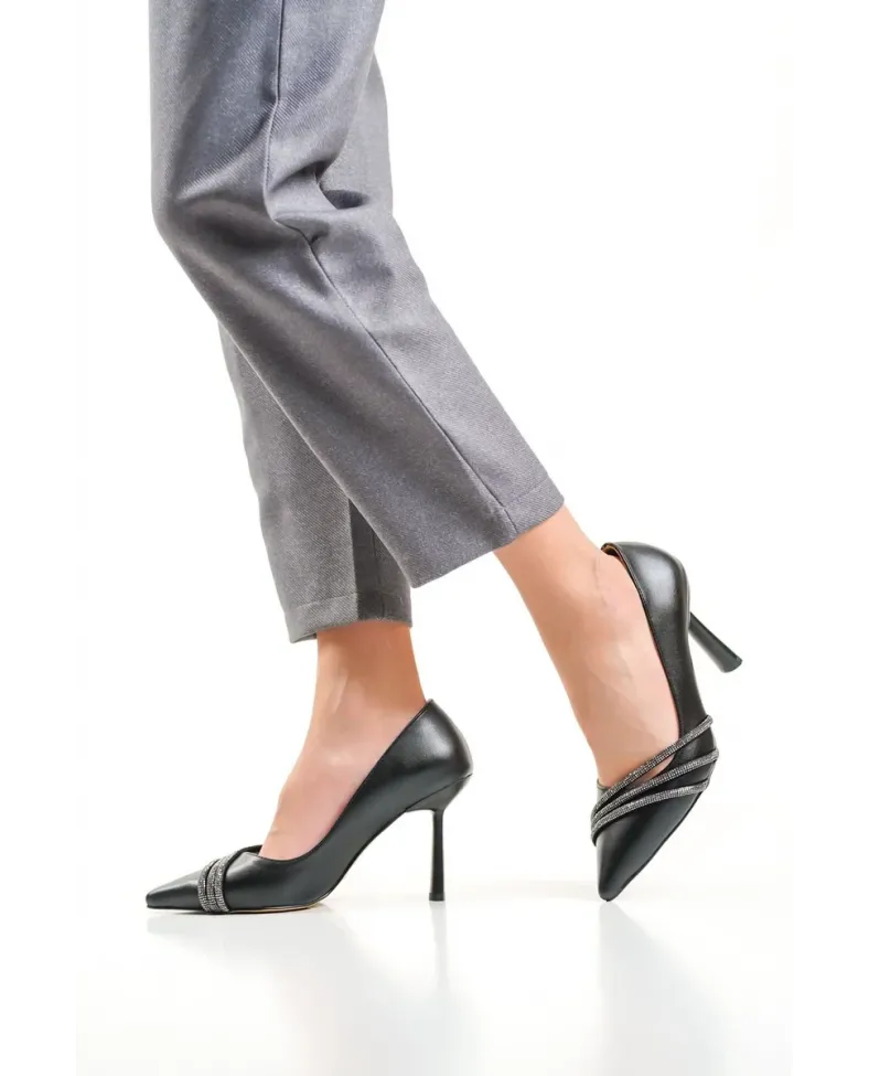 Siyah Taşlı Kadın Ayakkabı TR08MS14A