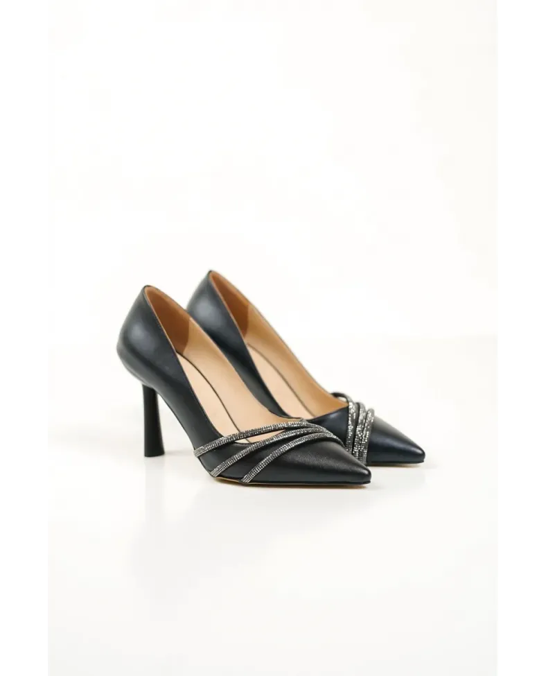 Siyah Taşlı Kadın Ayakkabı TR08MS14A