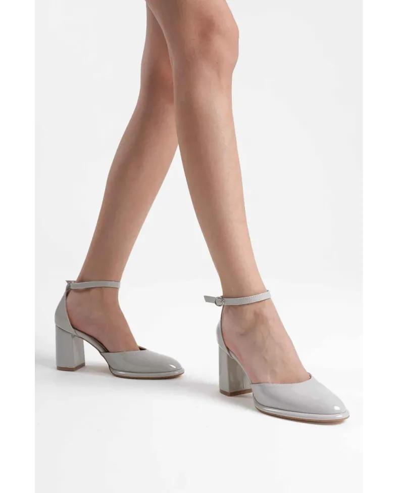 Gri Rugan Kadın Topuklu Ayakkabı TR18MS04D
