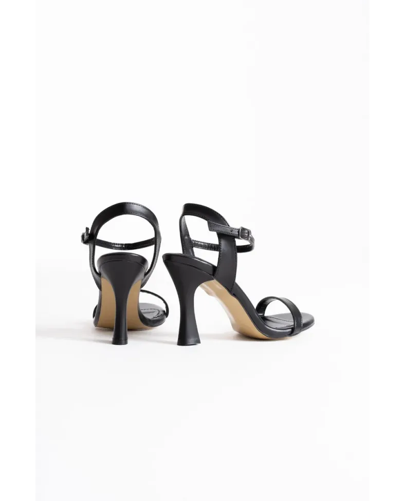 Kadın Siyah Tek Bant Sandalet TR20MY10A