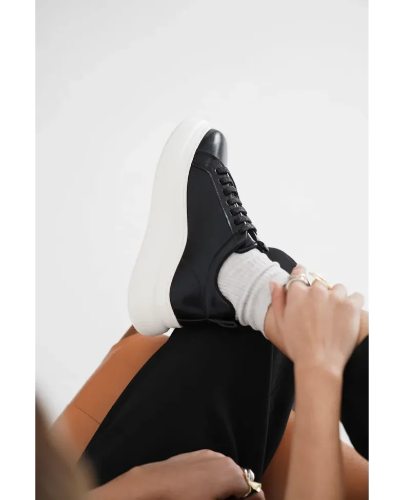 Kadın Siyah Sneaker TR01MS05A