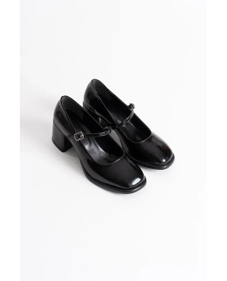 Siyah Rugan Kadın Topuklu Ayakkabı TR02MS02C