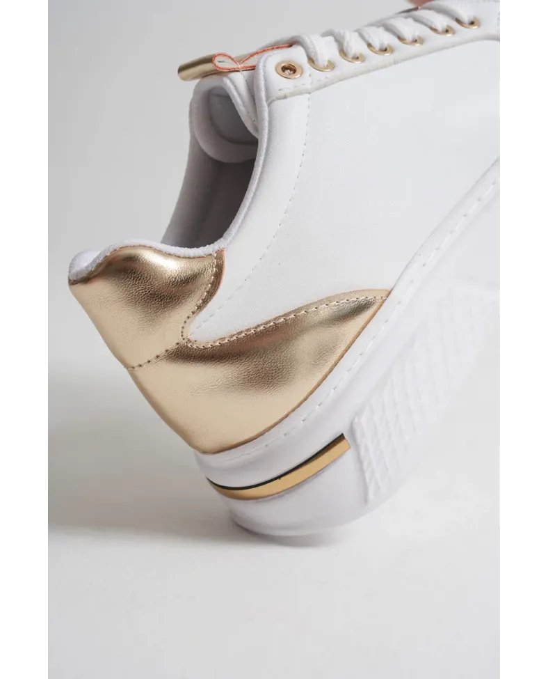 Altın Detaylı Beyaz Kadın Spor Ayakkabı TR01MS03E