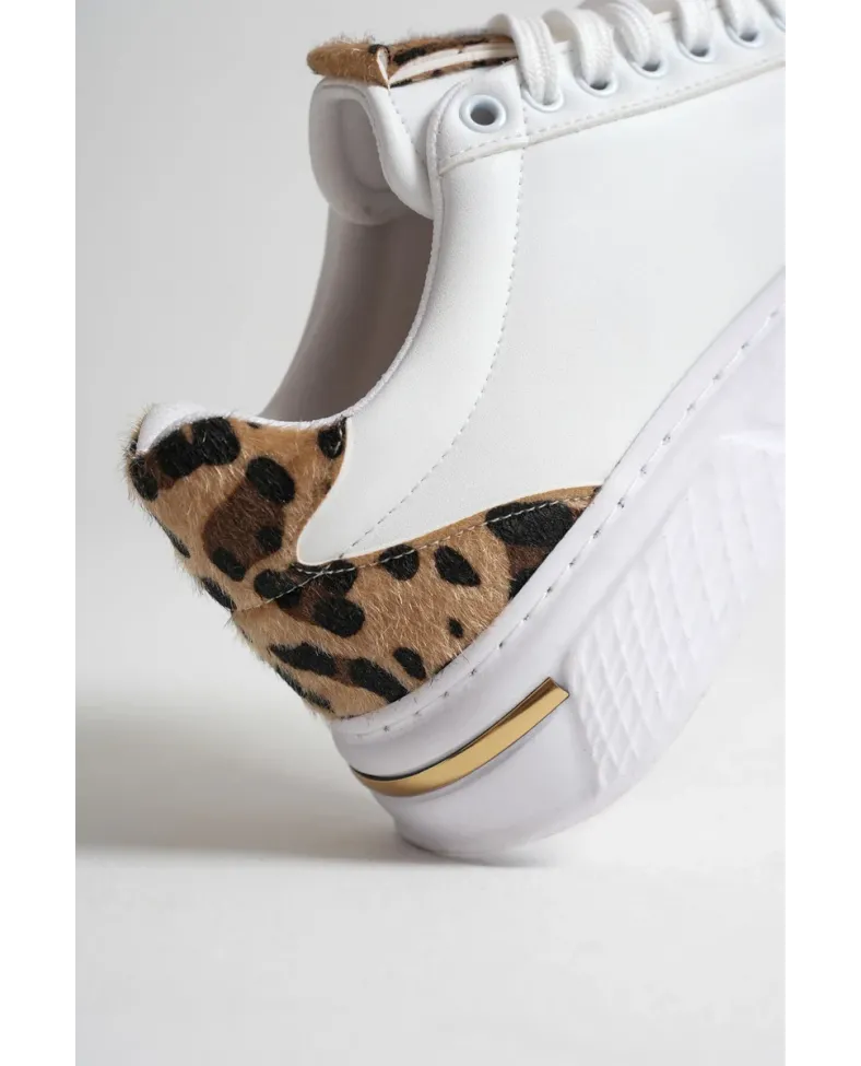 Leopar Detaylı Beyaz Kadın Spor Ayakkabı TR01MS03C