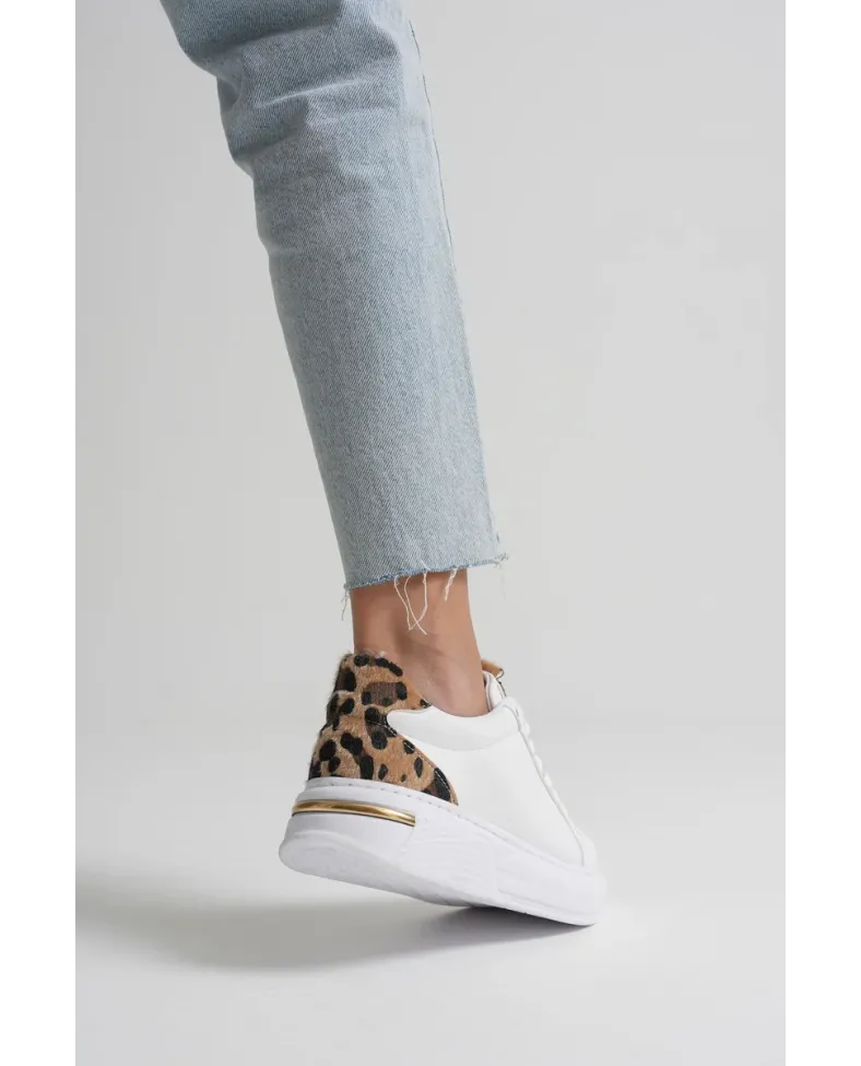 Leopar Detaylı Beyaz Kadın Spor Ayakkabı TR01MS03C
