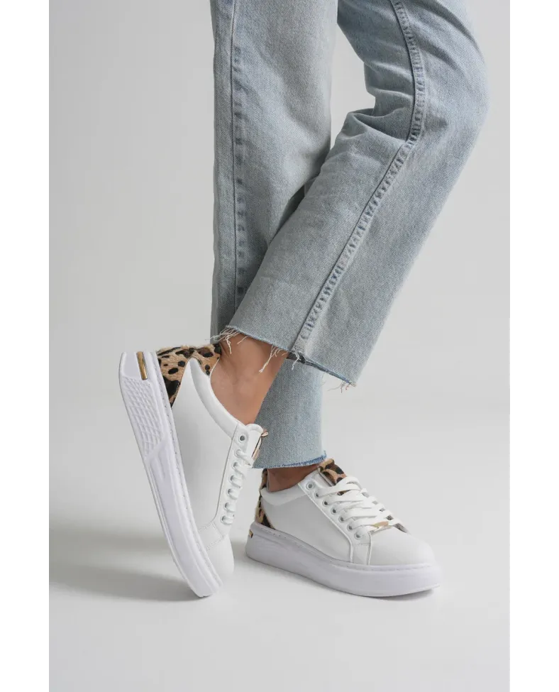 Leopar Detaylı Beyaz Kadın Spor Ayakkabı TR01MS03C