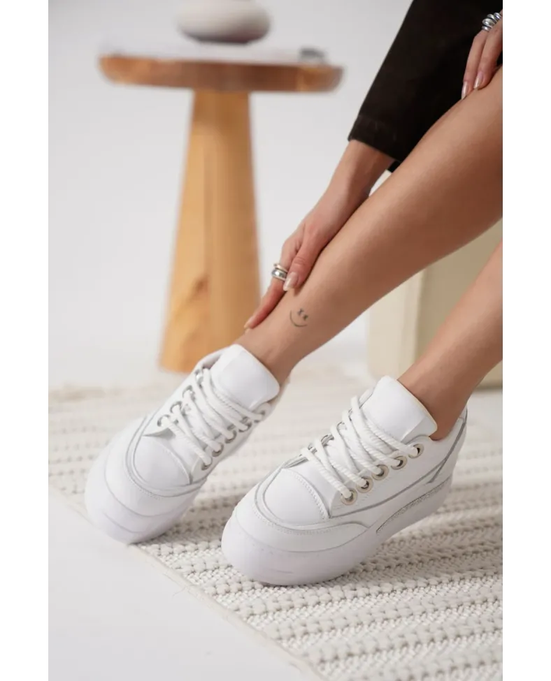 Beyaz Kadın Gizli Topuklu Sneaker TR04MS01B