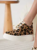 Kadın Gizli Topuk Beyaz Taban Leopar Spor Ayakkabı TR10MS01H