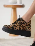 Kadın Gizli Topuk Siyah Taban Leopar Spor Ayakkabı TR10MS01K