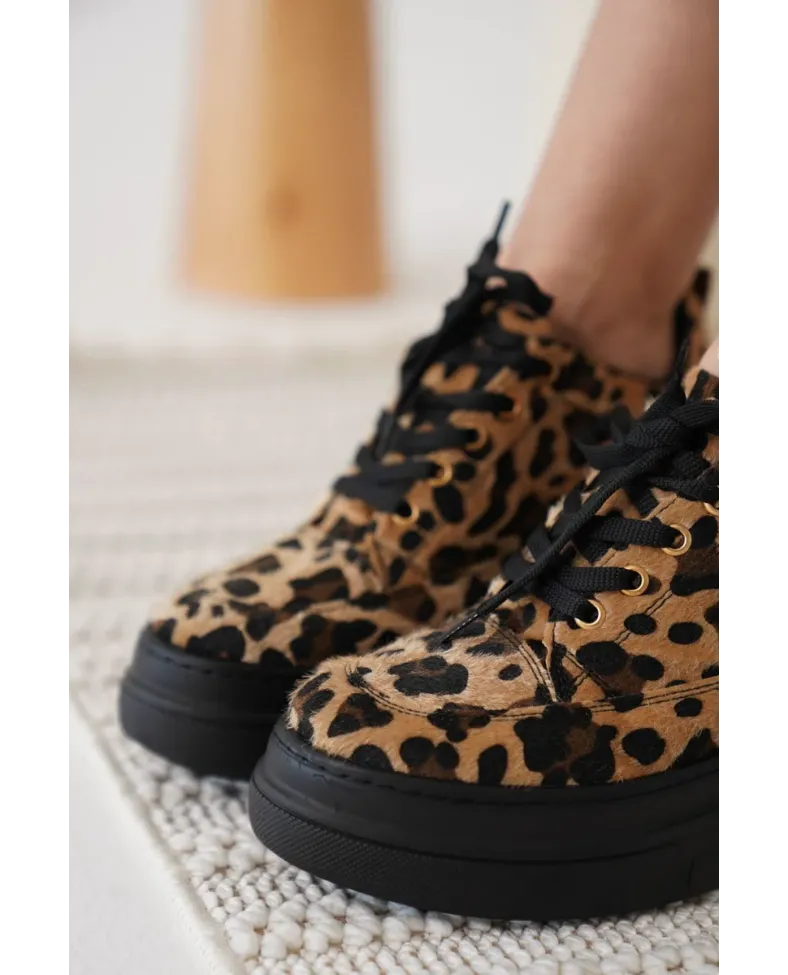 Kadın Gizli Topuk Siyah Taban Leopar Spor Ayakkabı TR10MS01K