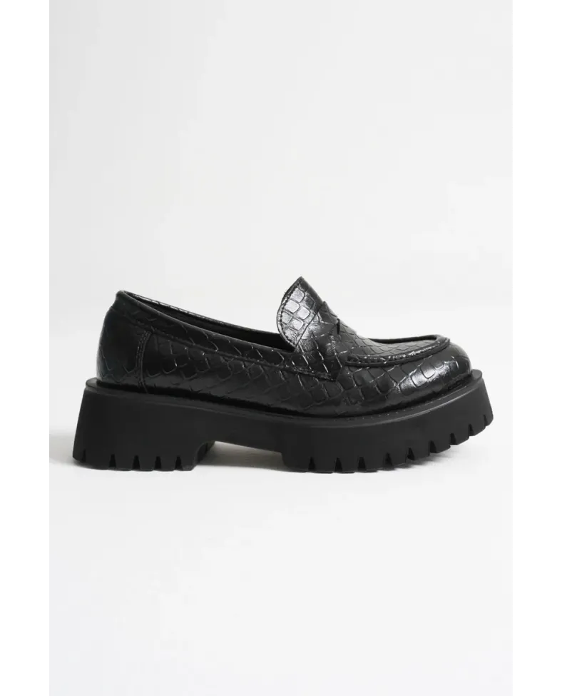 Kadın Günlük Siyah Kroko Loafer Ayakkabı TR10MS02G
