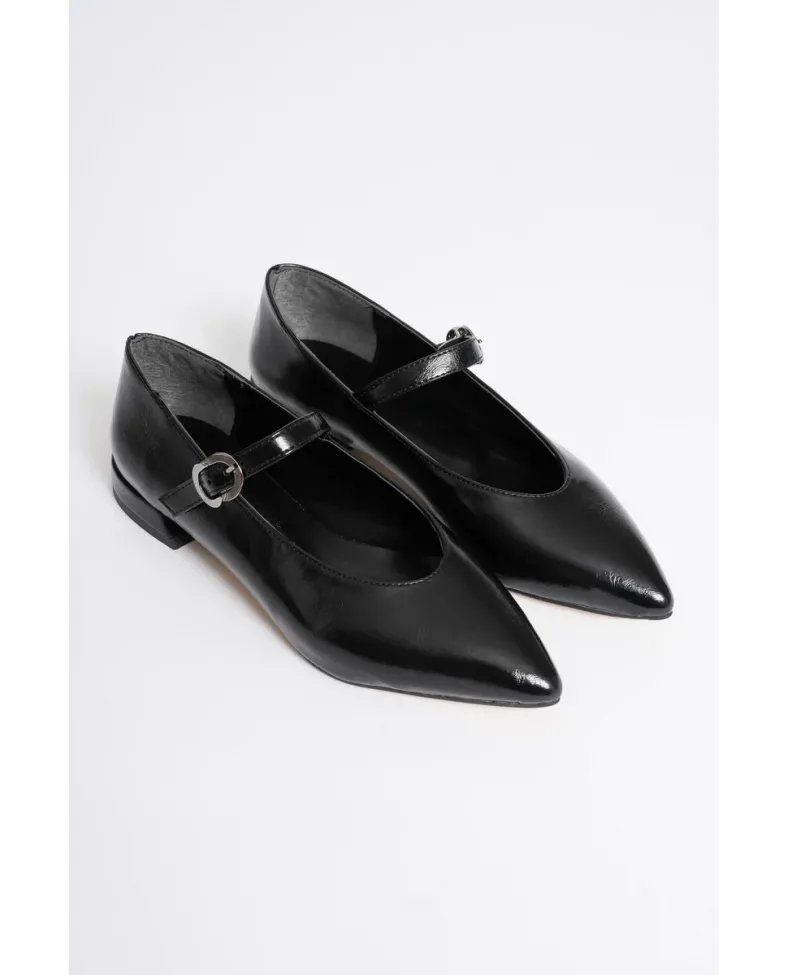 Kadın Siyah Günlük Kısa Topuklu Ayakkabı TR23MS01A