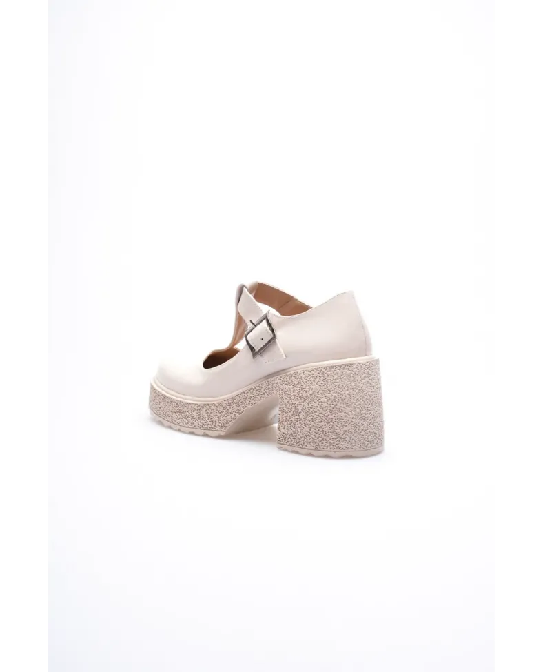 Kadın Bej Rugan Günlük Ayakkabı TR06MS06D