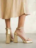 Kadın Altın Topuklu Sandalet TR12MY01F