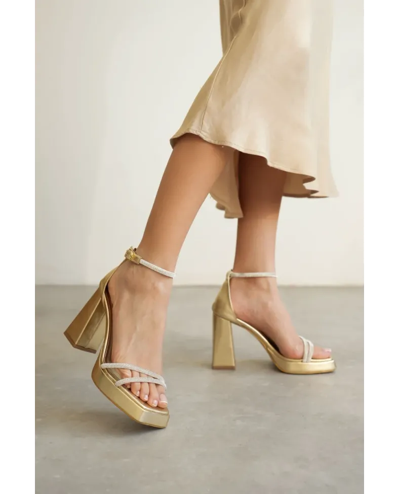 Kadın Altın Topuklu Sandalet TR12MY01F