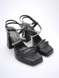 Kadın Siyah Topuklu Sandalet TR12MY02A