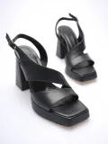 Siyah Kadın Topuklu Platform Sandalet TR12MY04A