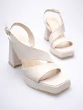 Bej Kadın Topuklu Platform Sandalet TR12MY04C