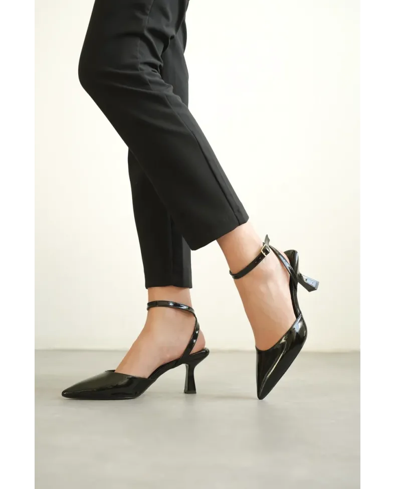 Kadın Siyah Rugan Topuklu Ayakkabı TR03MS02A