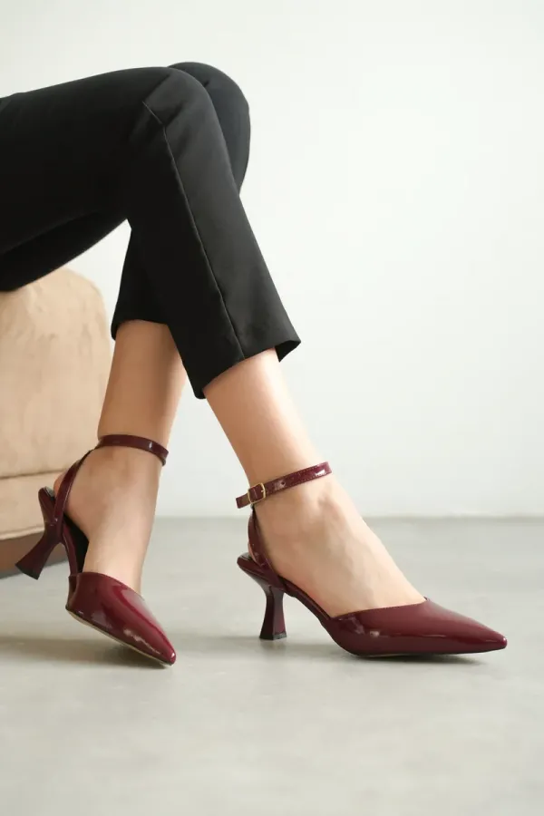 Kadın Bordo Rugan Topuklu Ayakkabı TR03MS02D