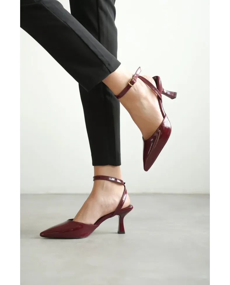 Kadın Bordo Rugan Topuklu Ayakkabı TR03MS02D