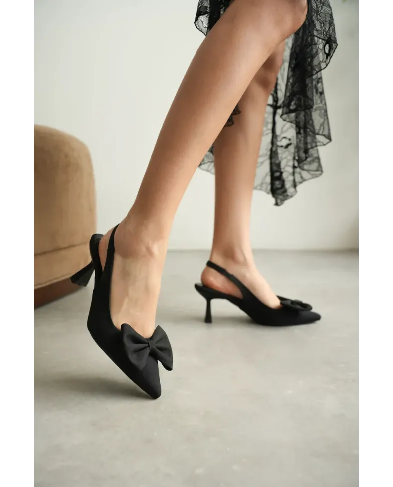 Siyah Fiyonklu Kitten Topuklu Slingback Kadın Ayakkabı TR08MS24A