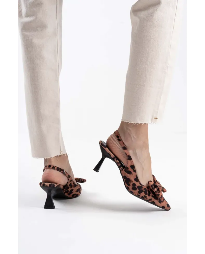 Leopar Fiyonklu Kitten Topuklu Slingback Kadın Ayakkabı TR08MS24D