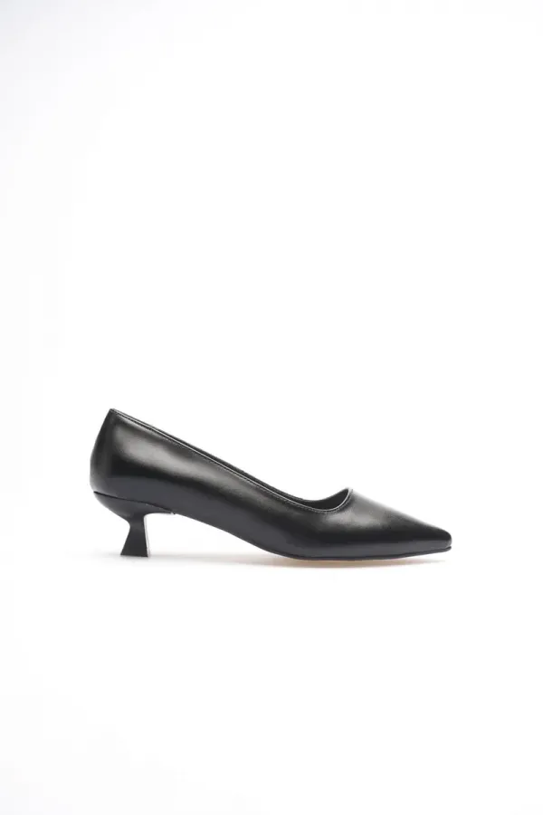 Siyah Kadın Günlük Kısa Topuklu Stiletto Ayakkabı TR20MS03A
