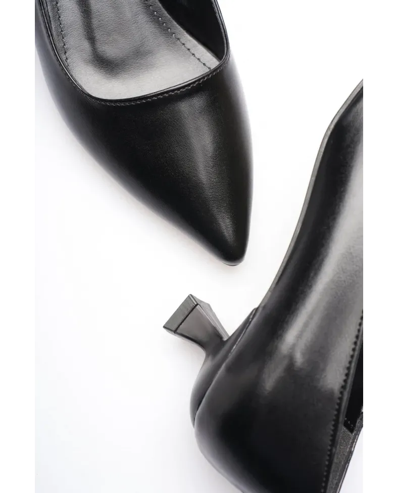 Siyah Kadın Günlük Kısa Topuklu Stiletto Ayakkabı TR20MS03A