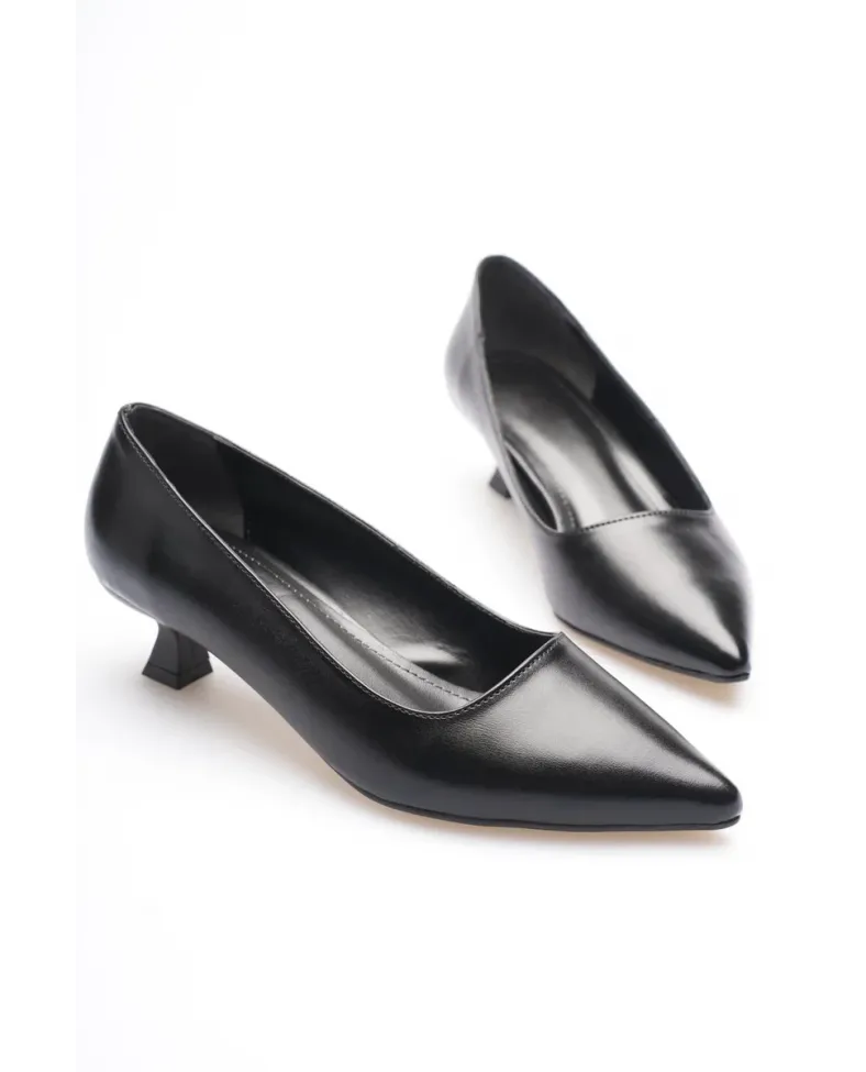 Siyah Kadın Günlük Kısa Topuklu Stiletto Ayakkabı TR20MS03A