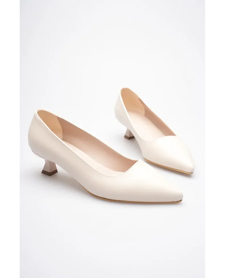 Bej Kadın Günlük Kısa Topuklu Stiletto Ayakkabı TR20MS03B