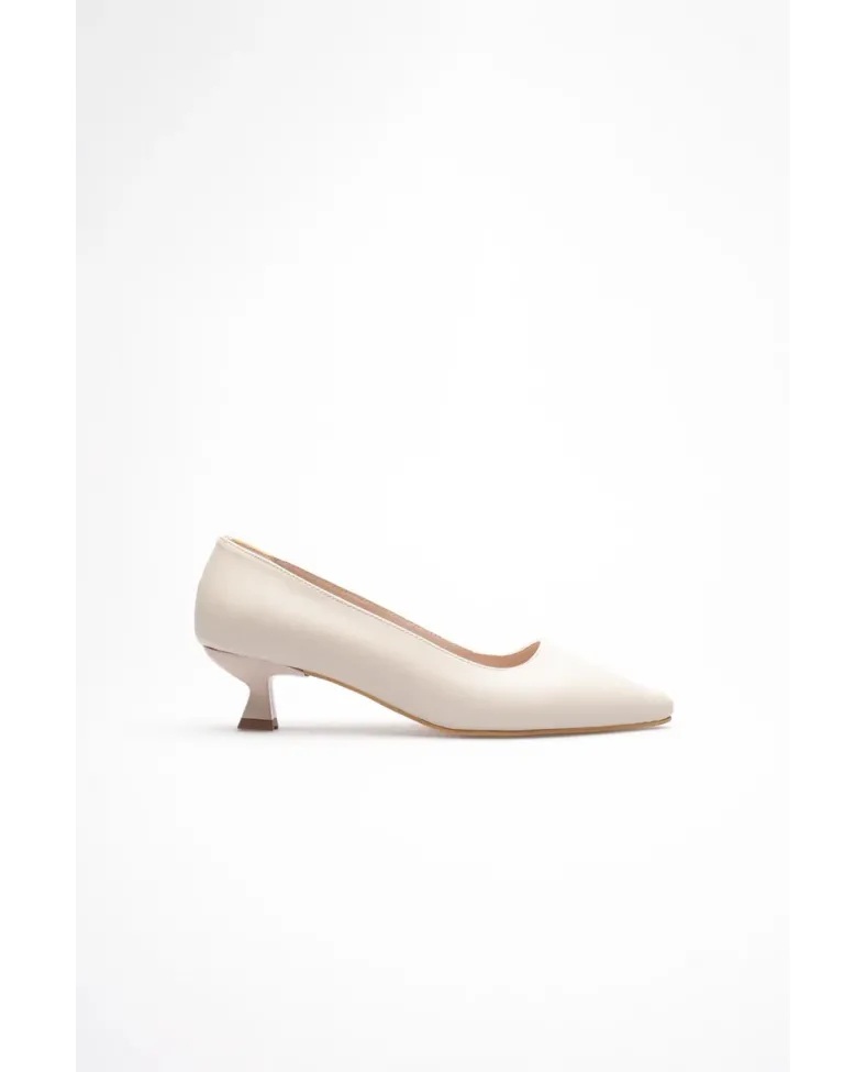 Bej Kadın Günlük Kısa Topuklu Stiletto Ayakkabı TR20MS03B