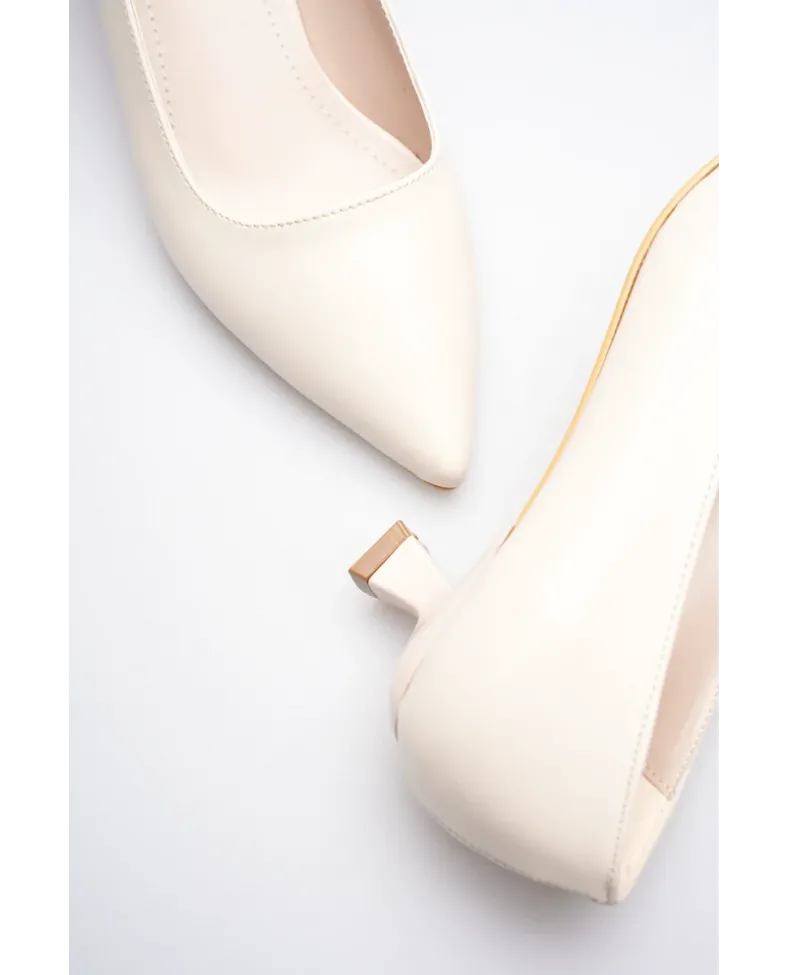 Bej Kadın Günlük Kısa Topuklu Stiletto Ayakkabı TR20MS03B