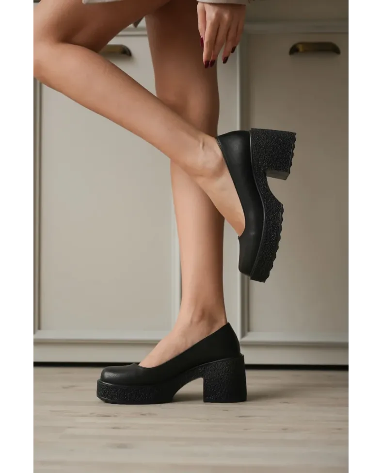 Siyah Kadın Günlük Ayakkabı TR06MS04C