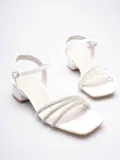 Kadın Beyaz Taşlı Kalın Topuklu Sandalet TR20MY26B