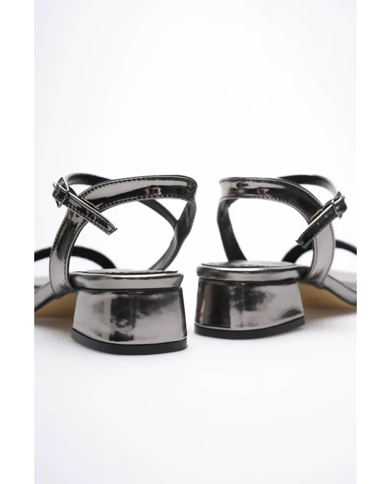 Kadın Platin Taşlı Kalın Topuklu Sandalet TR20MY26G