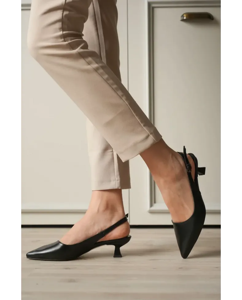 Kadın Siyah Kısa Topuklu Ayakkabı TR20MS04A