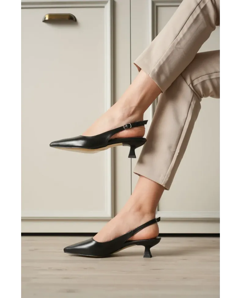 Kadın Siyah Kısa Topuklu Ayakkabı TR20MS04A