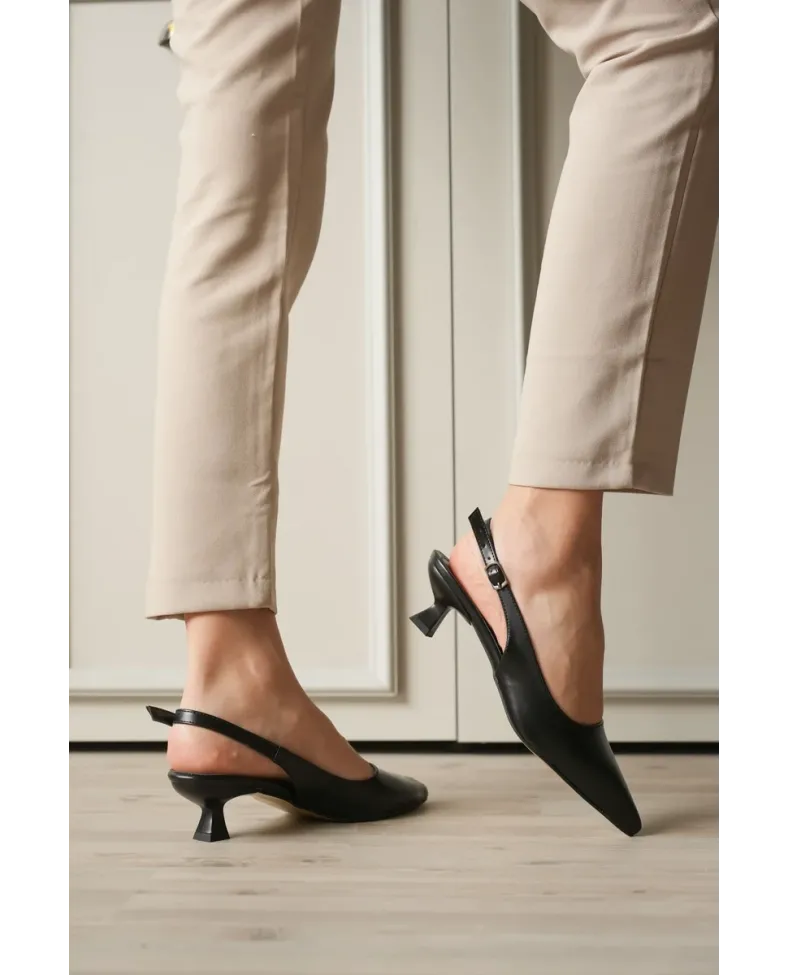 Kadın Siyah Kısa Topuklu Ayakkabı TR20MS04A