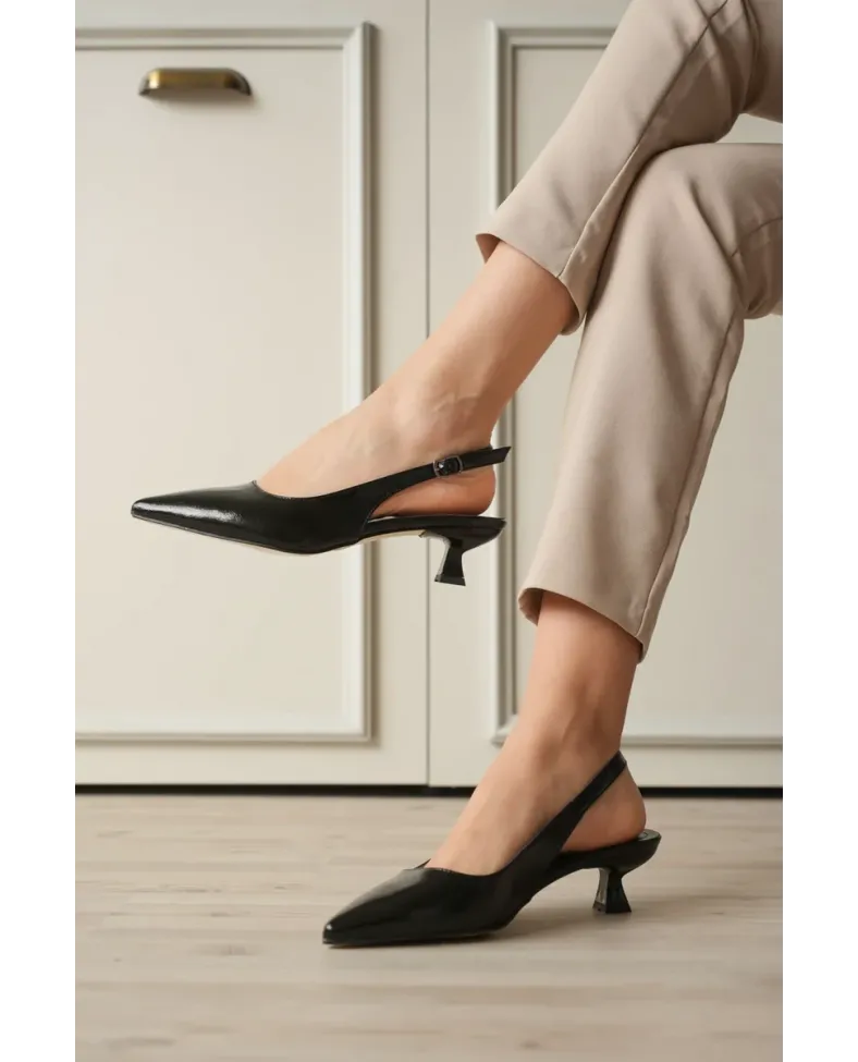 Kadın Siyah Kırışık Rugan Kısa Topuklu Ayakkabı TR20MS04C