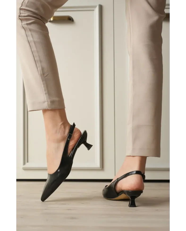 Kadın Siyah Kırışık Rugan Kısa Topuklu Ayakkabı TR20MS04C