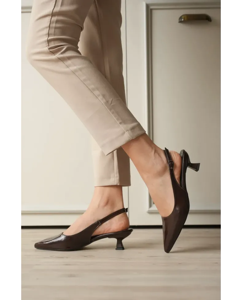 Kadın Acı Kahve Kırışık Rugan Kısa Topuklu Ayakkabı TR20MS04D