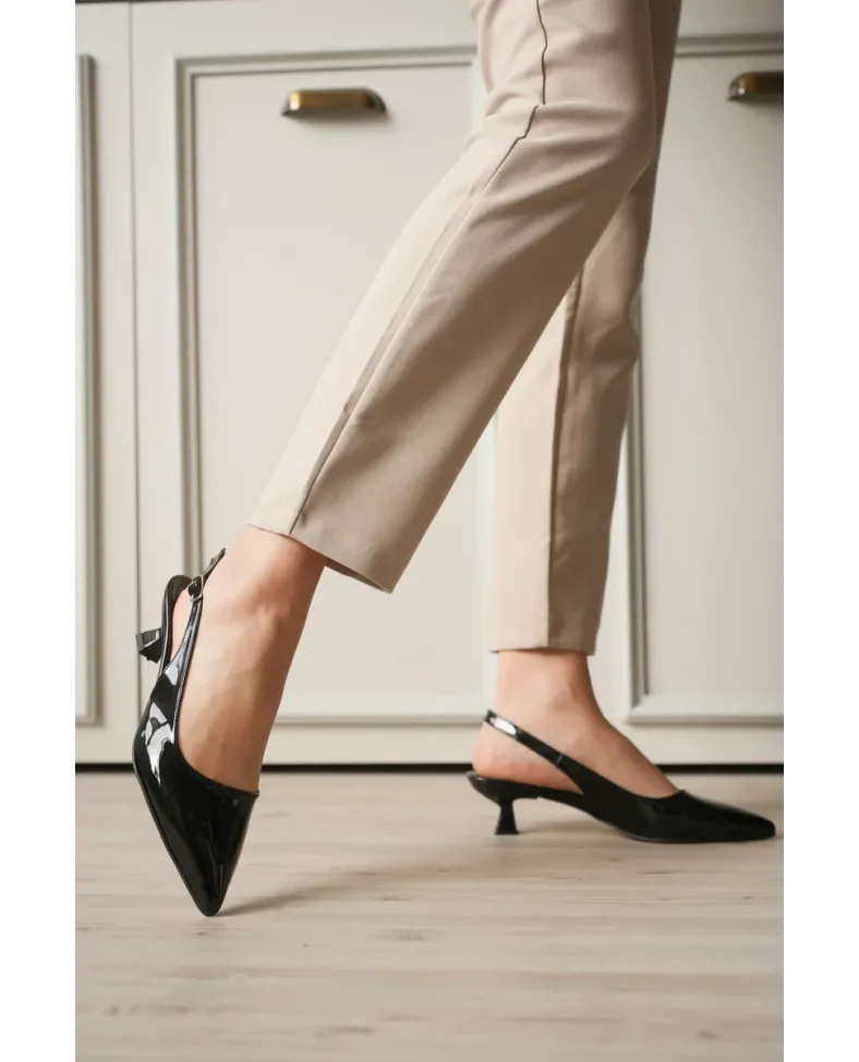 Kadın Siyah Rugan Kısa Topuklu Ayakkabı TR20MS04E