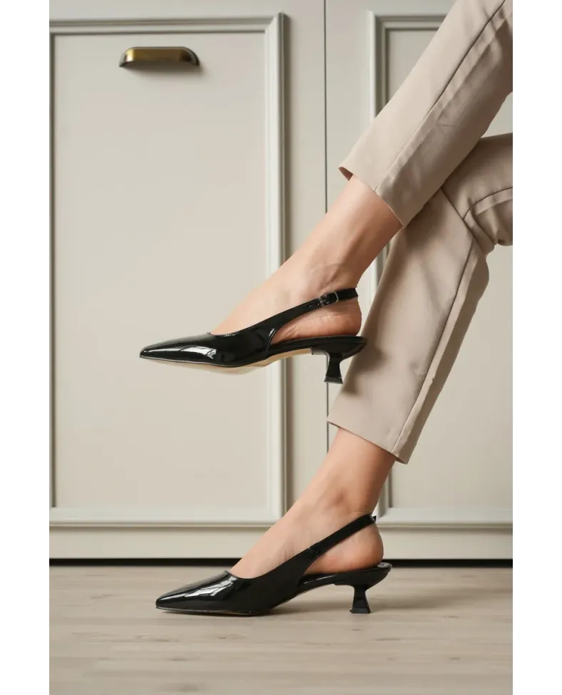 Kadın Siyah Rugan Kısa Topuklu Ayakkabı TR20MS04E