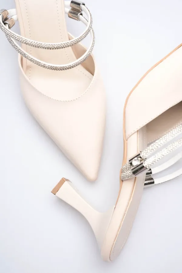 Kadın Taşlı Bej Saten Topuklu Ayakkabı TR12MS04B