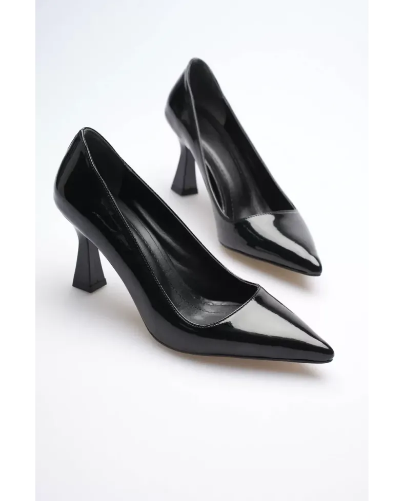 Siyah Rugan Topuklu Kadın Stiletto TR20MS02E